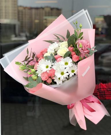 Букет цветов из: Розы, Лизиантусы и Хризантемы в Пригородном Воронежская область